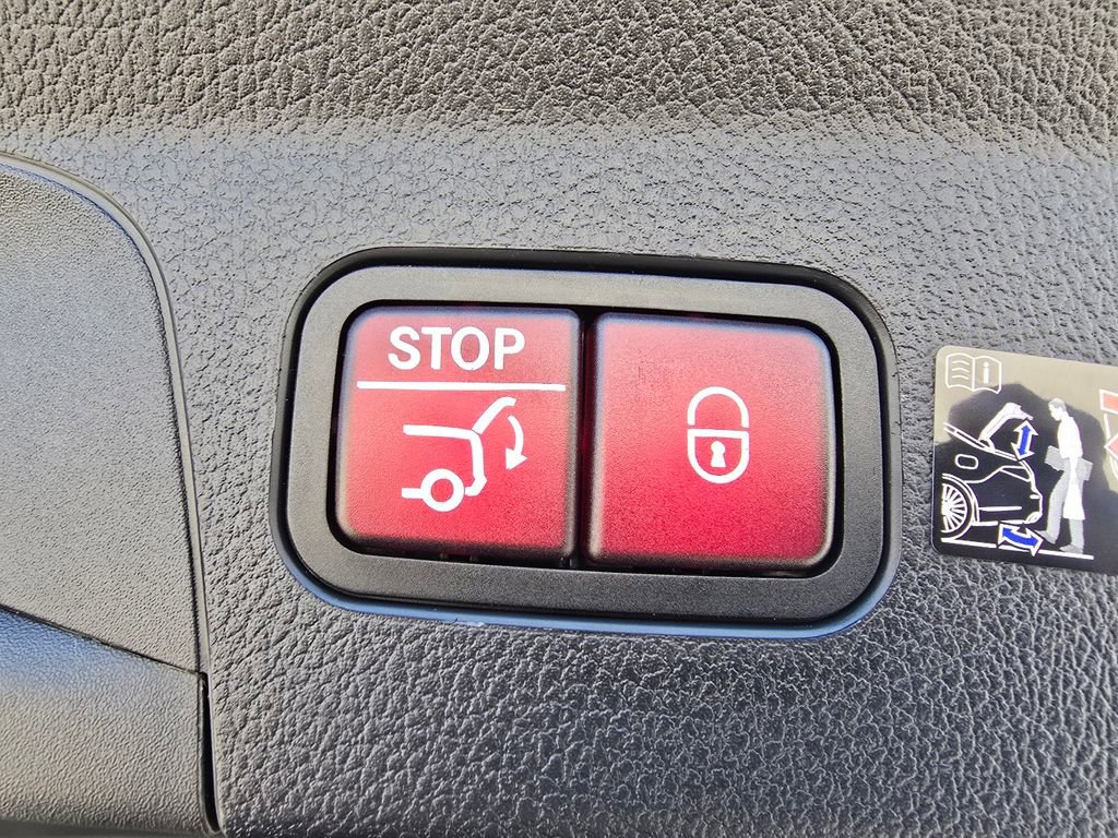 New 2026 Mercedes-Benz GLE 450 4MATIC Coupe image 18