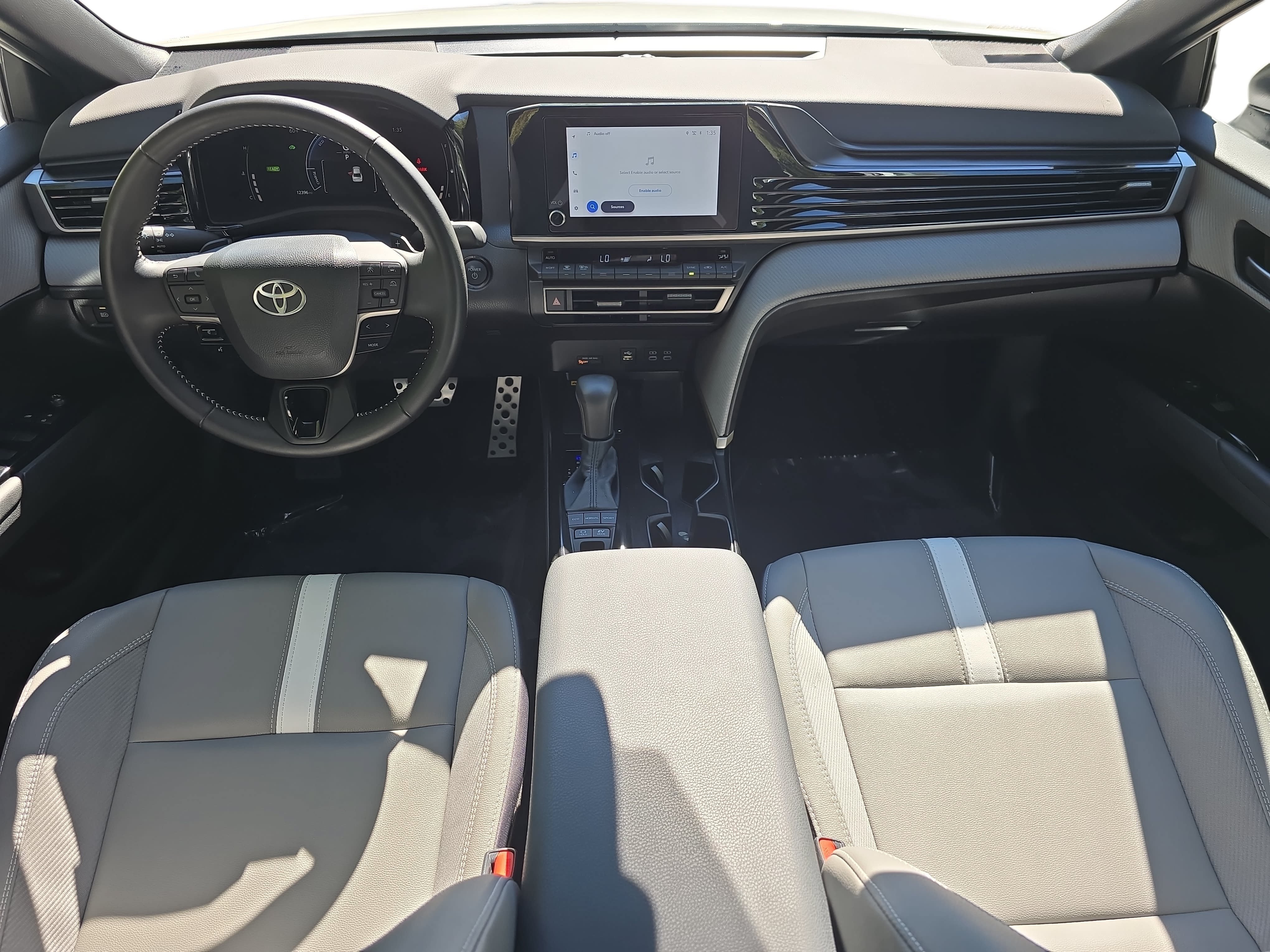 Used 2026 Toyota Camry SE w/ Convenience Package FWD image 9