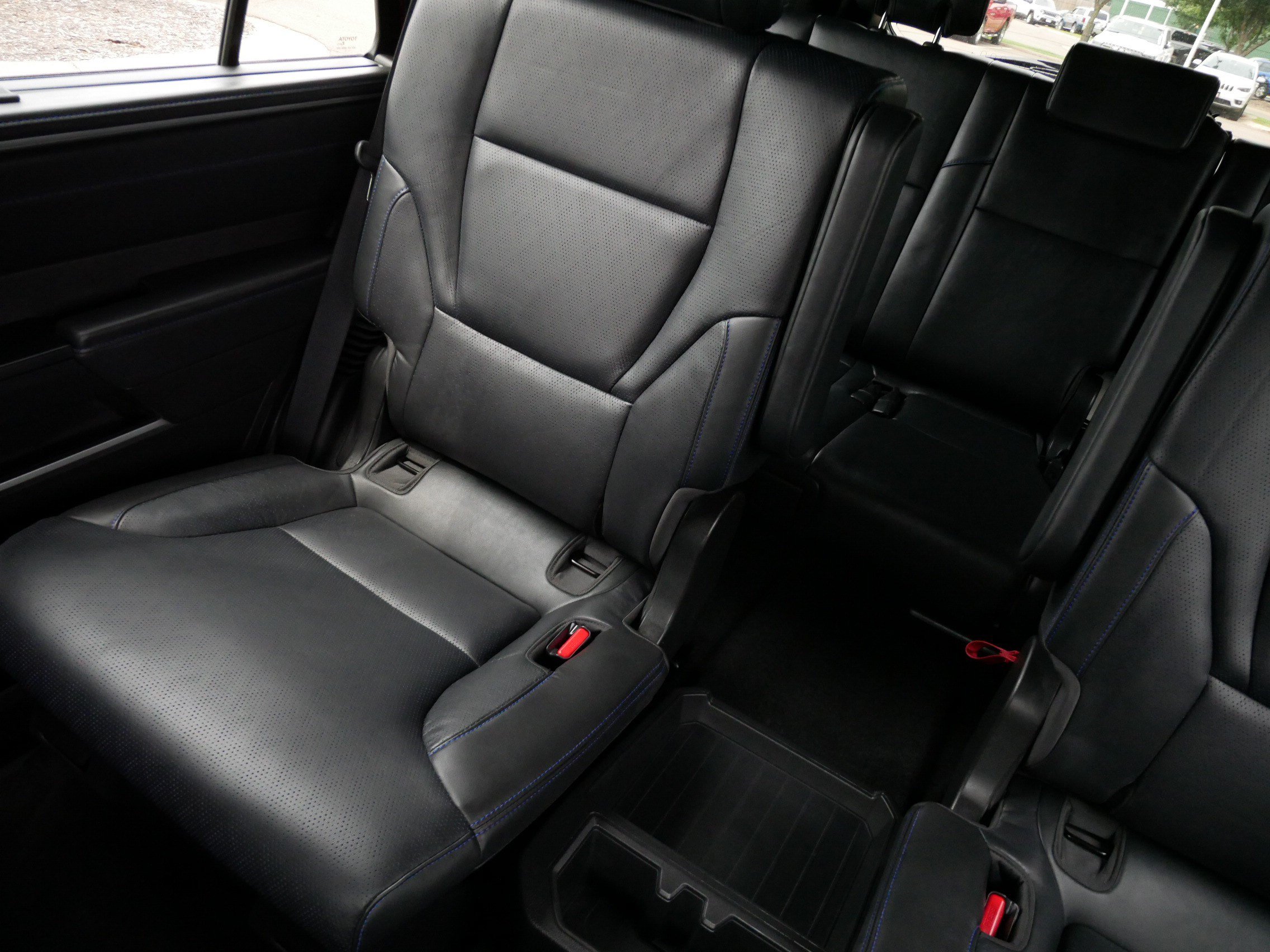 Used 2025 Toyota Sequoia Platinum w/ TRD Off-Road Package AWD/4WD image 12
