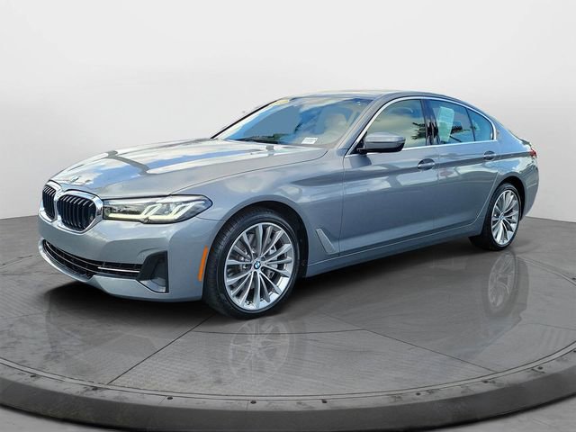 Used 2023 BMW 540i w/ Premium Package image 3