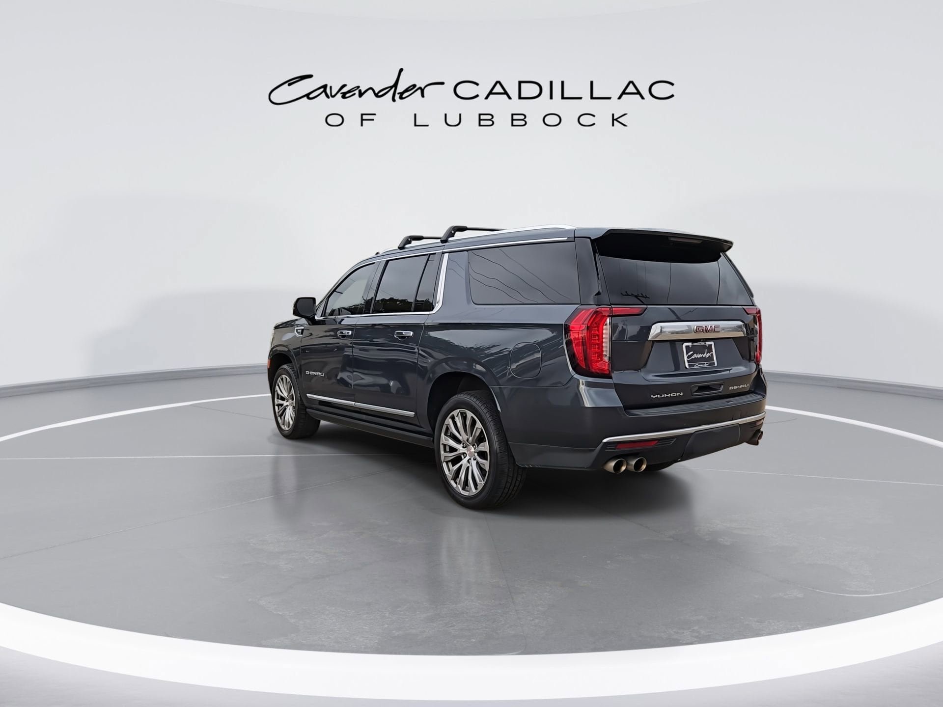 Used 2021 GMC Yukon XL Denali w/ Denali Premium Package AWD/4WD image 6