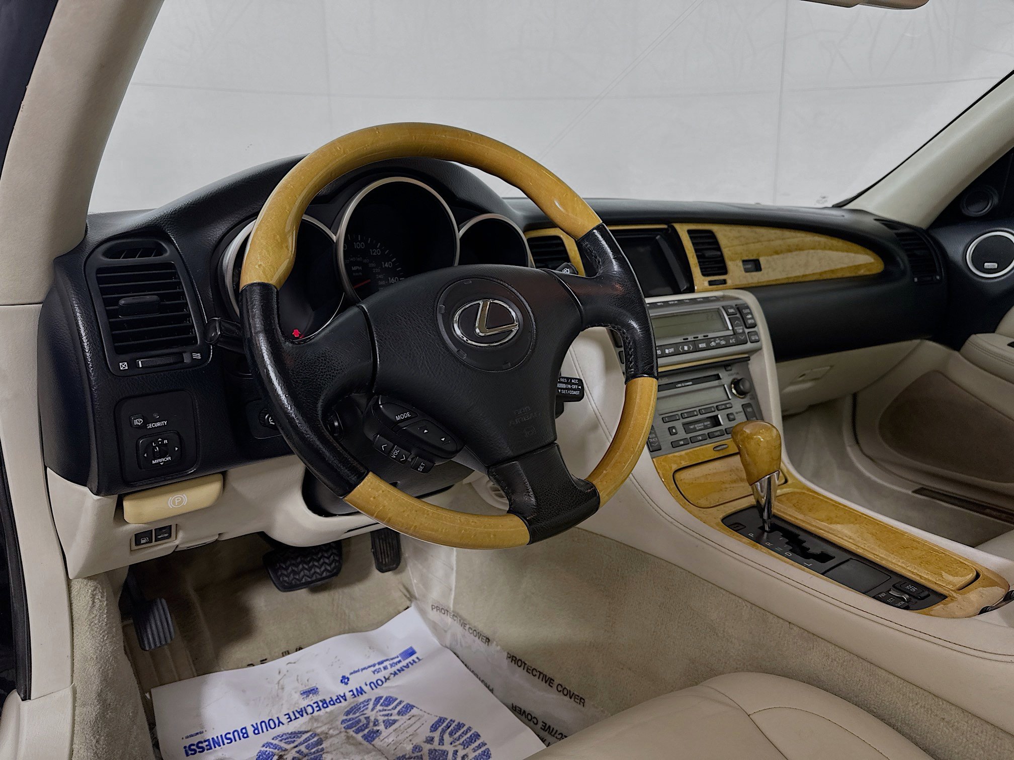 Used 2004 Lexus SC 430 Convertible image 9