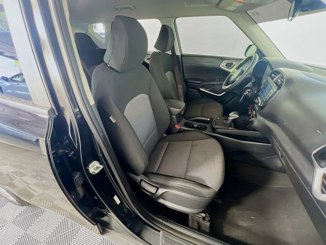 Used 2021 Kia Soul LX FWD image 30