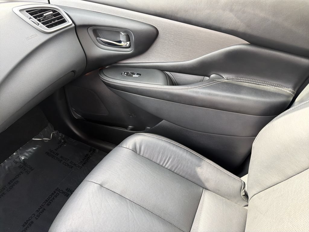 Certified 2024 Nissan Murano SL FWD image 32