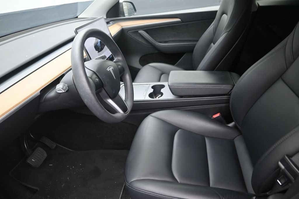 Used 2024 Tesla Model Y Long Range AWD/4WD image 11