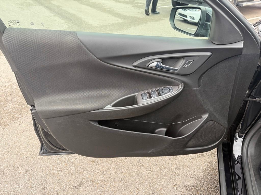 Used 2023 Chevrolet Malibu LT image 6