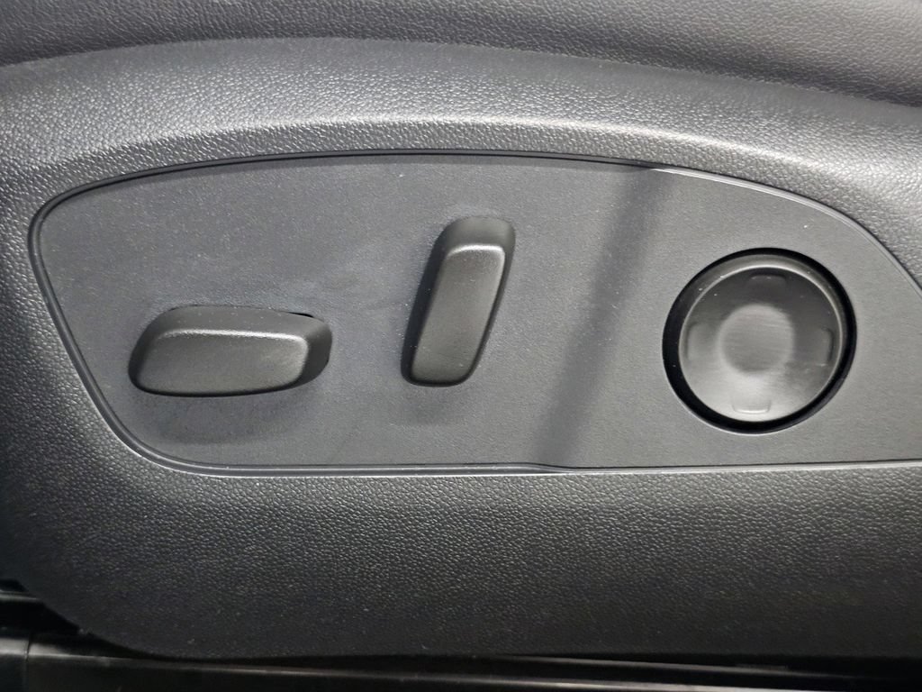 Used 2024 Chevrolet Equinox EV LT FWD image 28