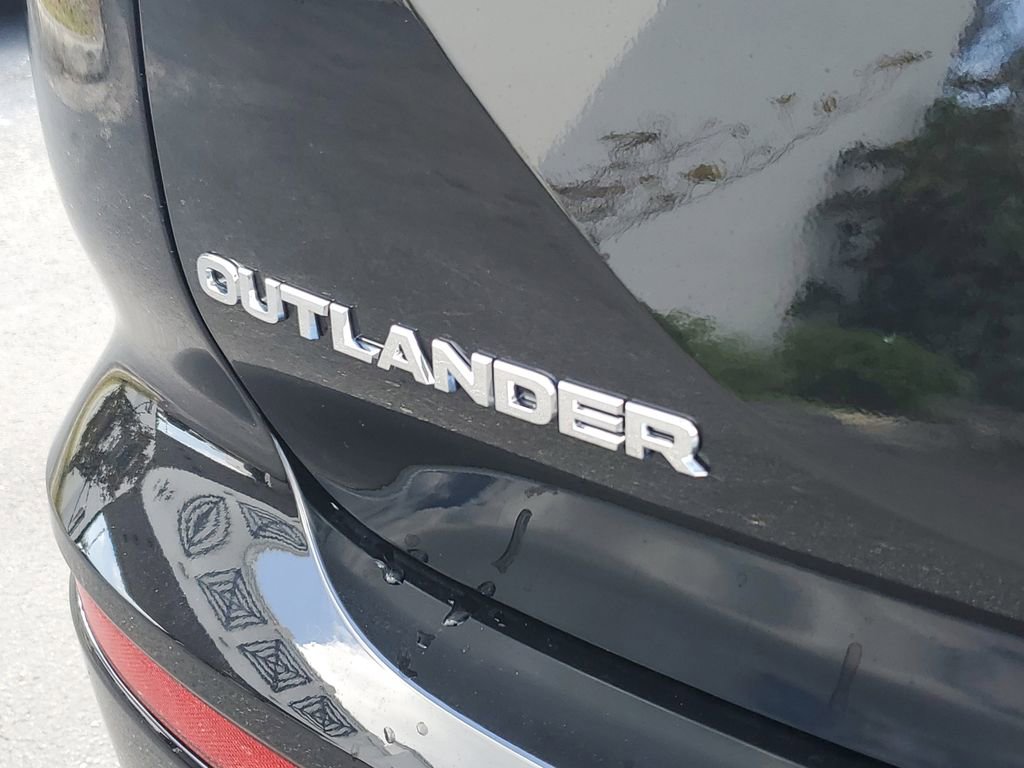 New 2026 Mitsubishi Outlander ES image 8