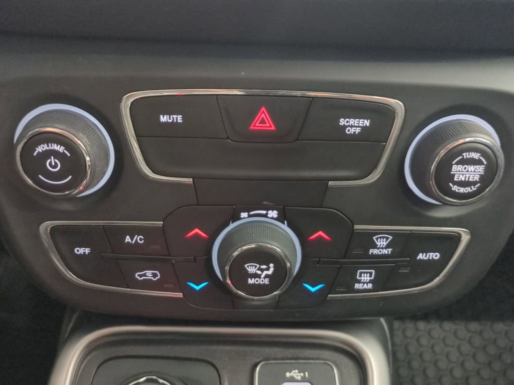 Used 2020 Jeep Compass Latitude w/ Cold Weather Group image 27