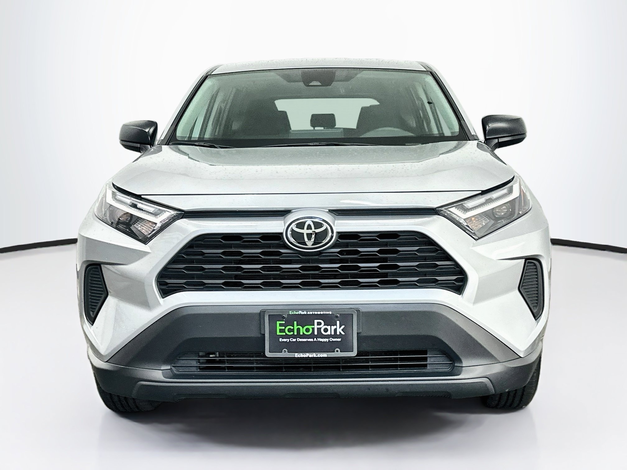 Used 2025 Toyota RAV4 LE AWD/4WD image 2
