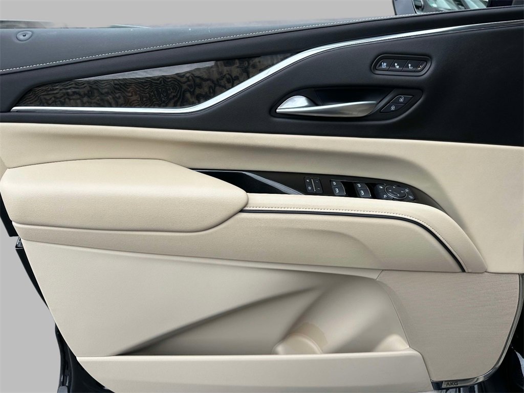Used 2024 Cadillac Escalade Premium Luxury image 24