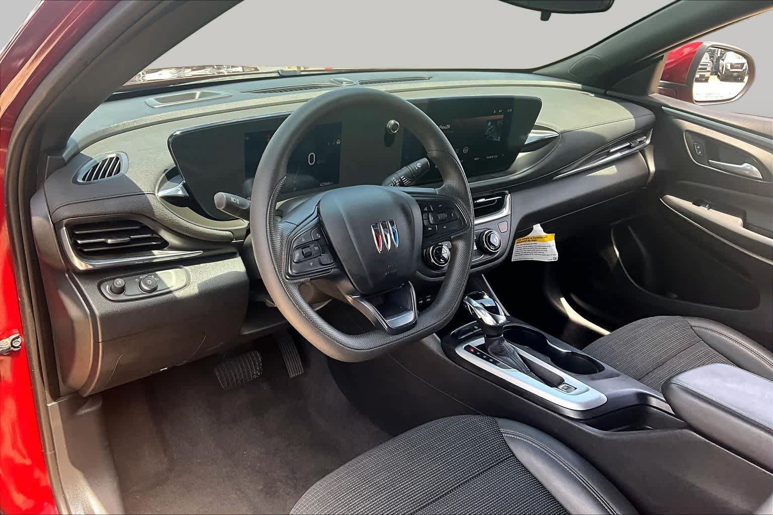 Used 2025 Buick Envista Preferred FWD image 18