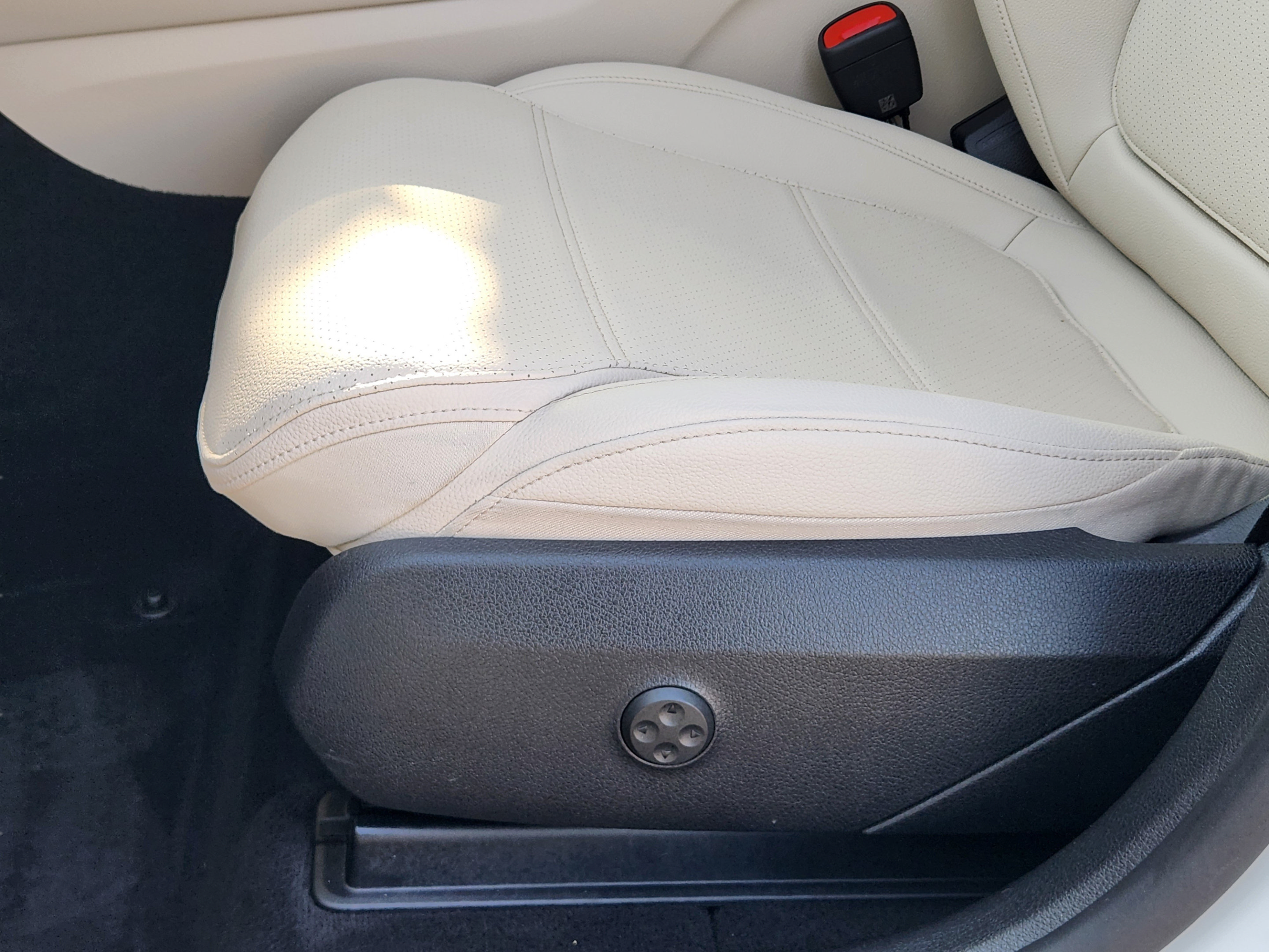 Used 2025 Mercedes-Benz GLC 300 image 19