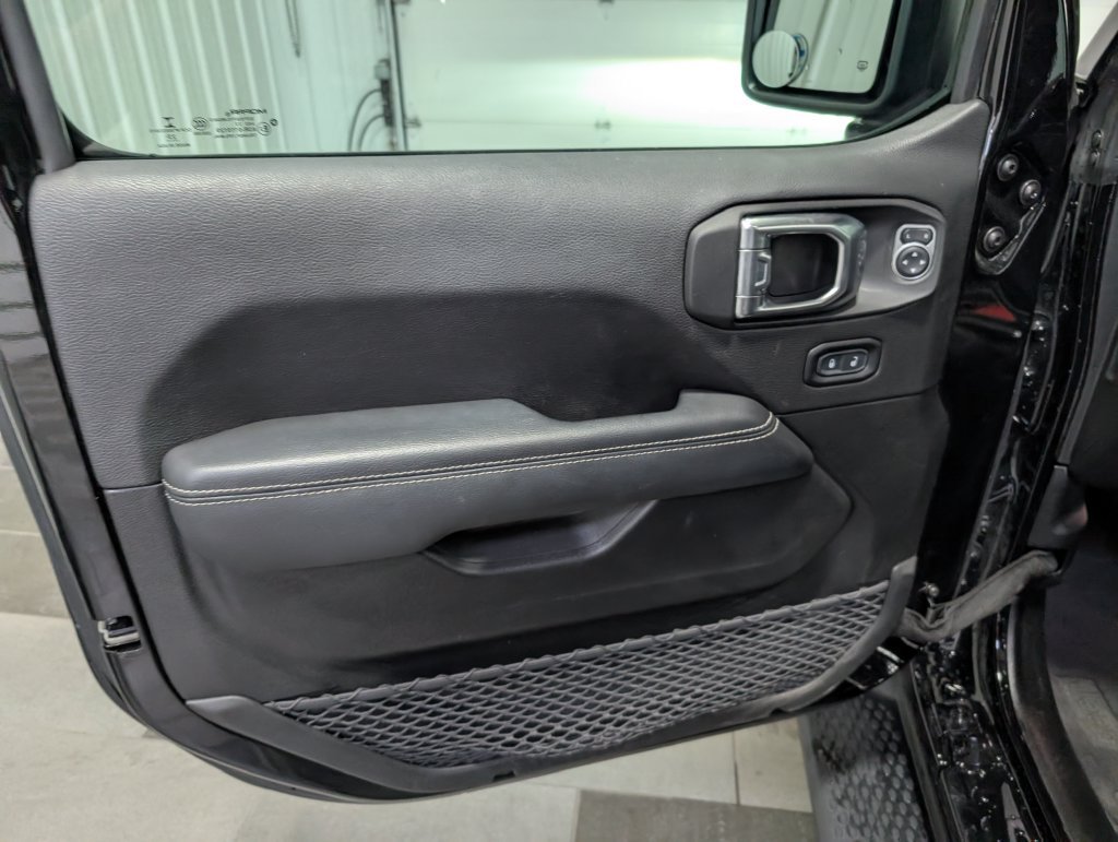 Used 2023 Jeep Wrangler Unlimited Sahara w/ Cold Weather Group AWD/4WD image 13