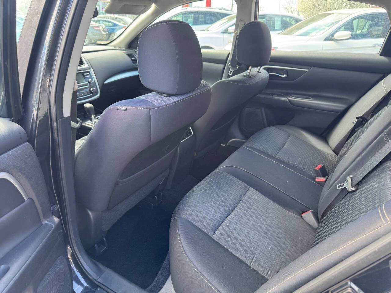 Used 2016 Nissan Altima 2.5 SV w/ Convenience Package image 11