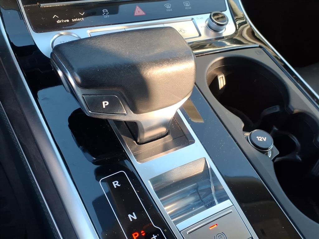 Used 2019 Audi Q8 Prestige w/ Luxury Package image 22