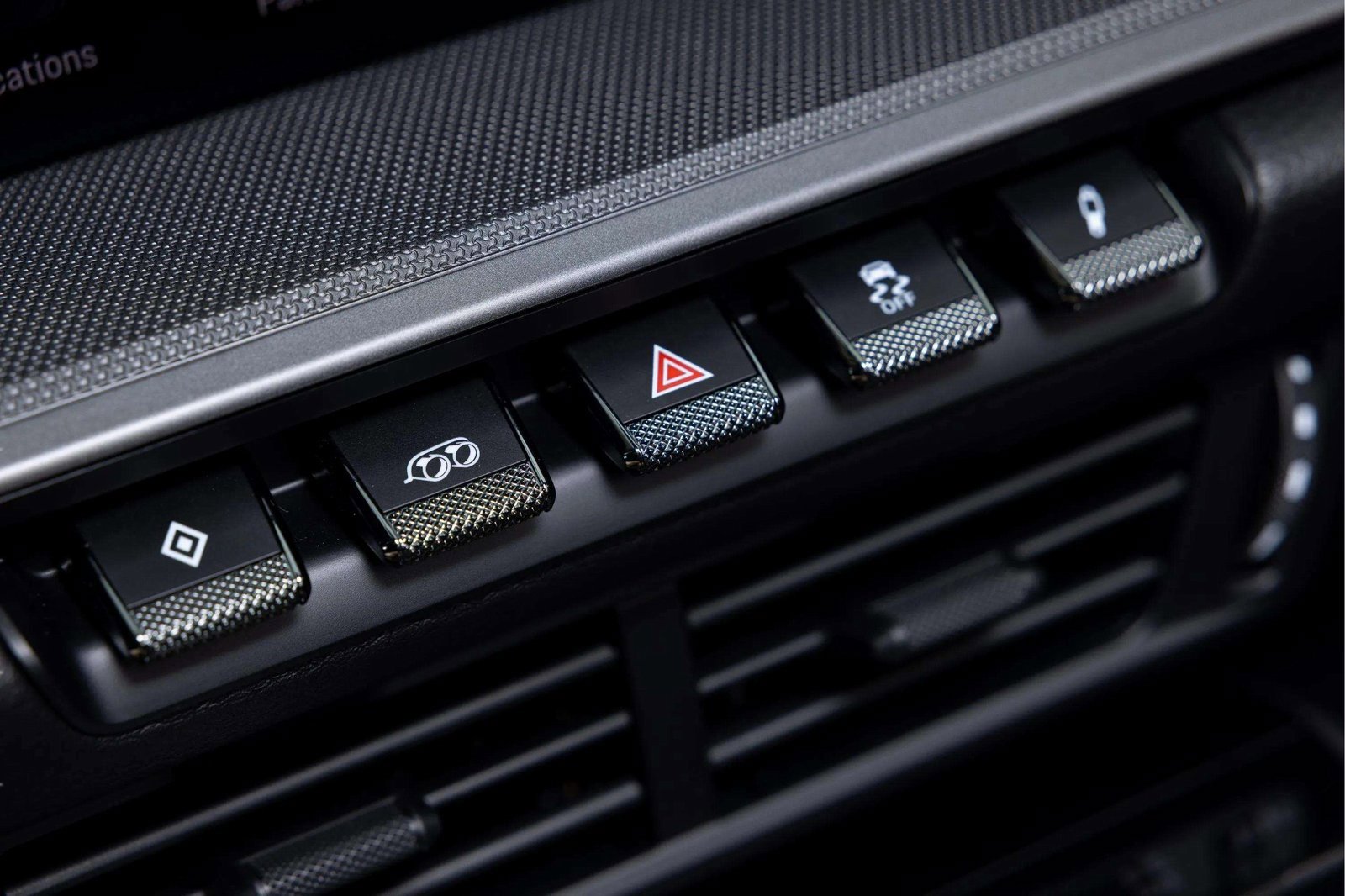 Used 2025 Porsche 911 Carrera image 35