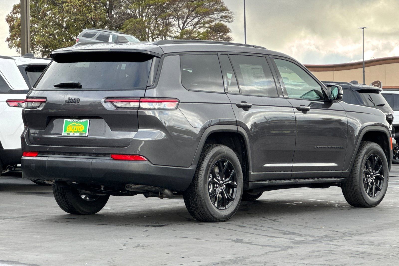 New 2025 Jeep Grand Cherokee L Altitude image 4