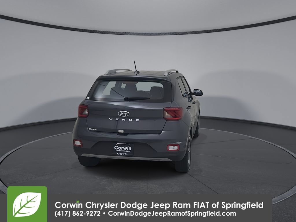 Used 2025 Hyundai Venue SEL FWD image 13