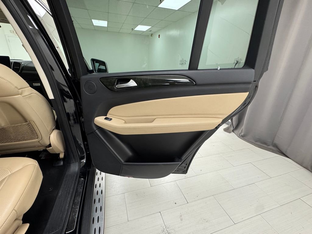 Used 2019 Mercedes-Benz GLS 450 4MATIC image 16