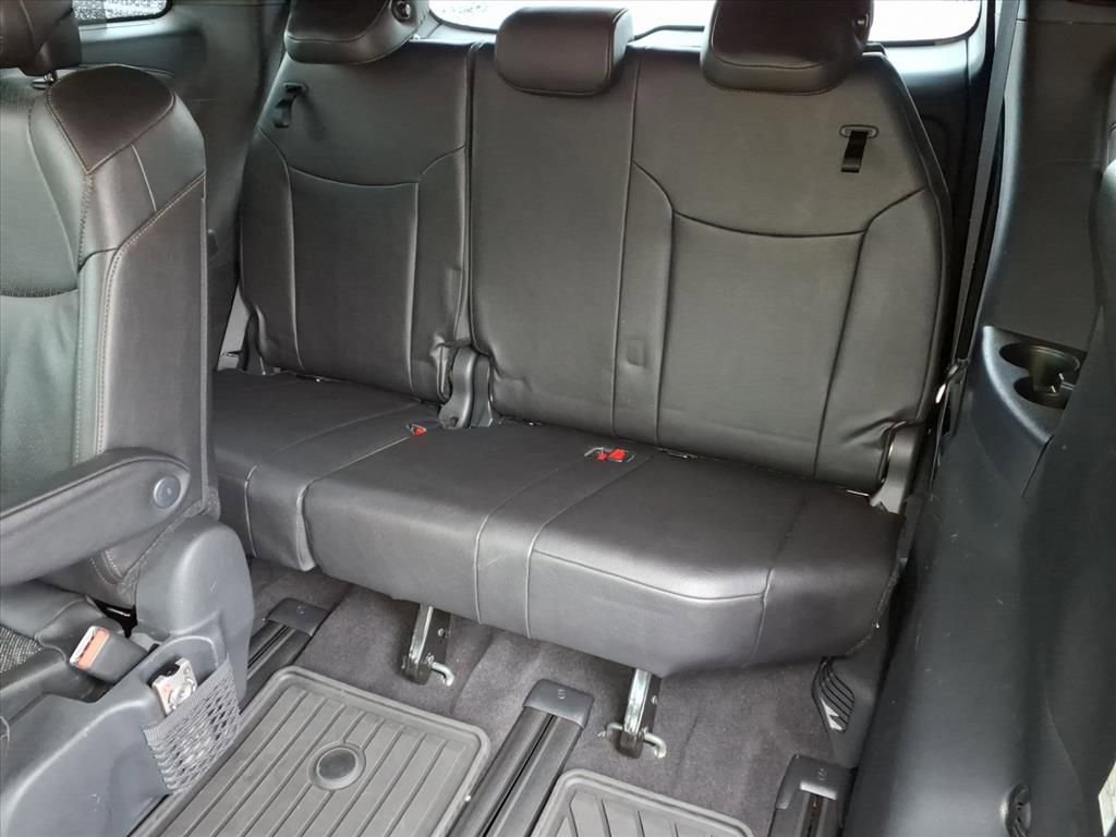 Certified 2025 Toyota Sienna Platinum image 12