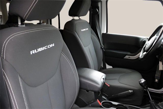 Used 2016 Jeep Wrangler Unlimited Rubicon w/ Connectivity Group image 18