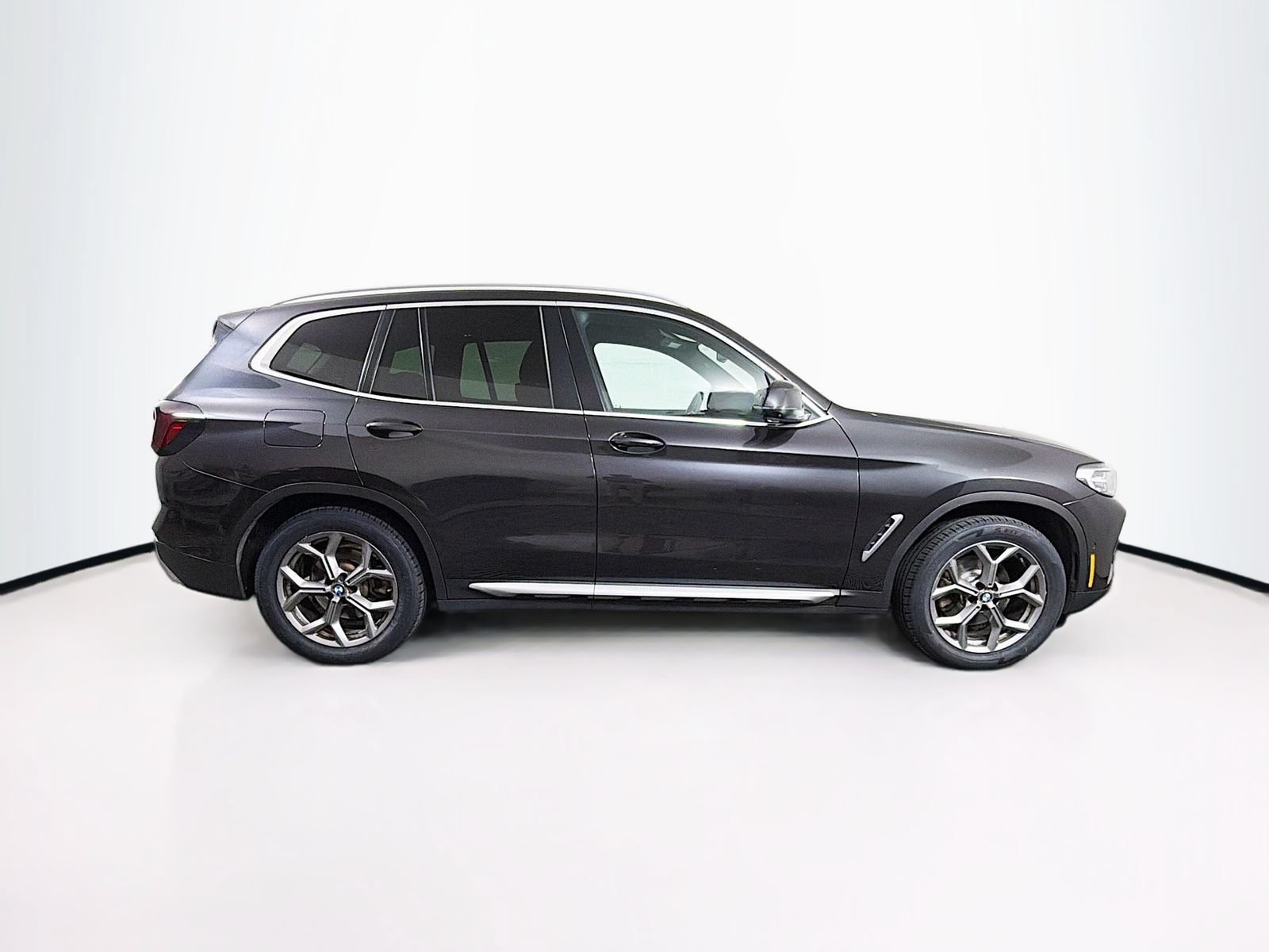Used 2023 BMW X3 xDrive30i w/ Premium Package AWD/4WD image 8