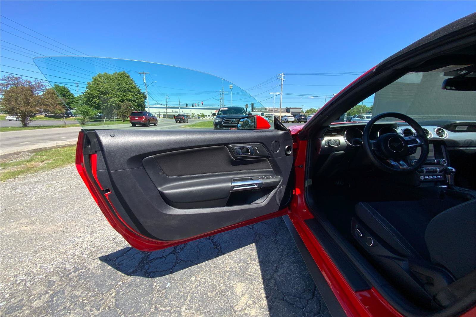 Used 2019 Ford Mustang Convertible w/ Equipment Group 101A RWD image 19