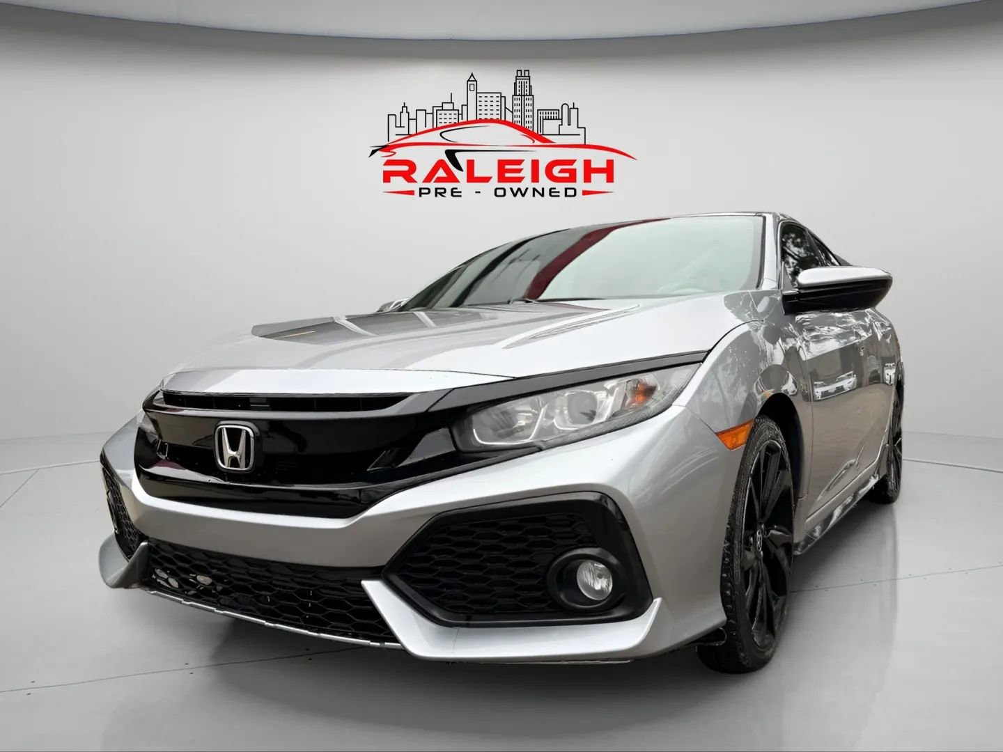 Used 2017 Honda Civic Sport image 2