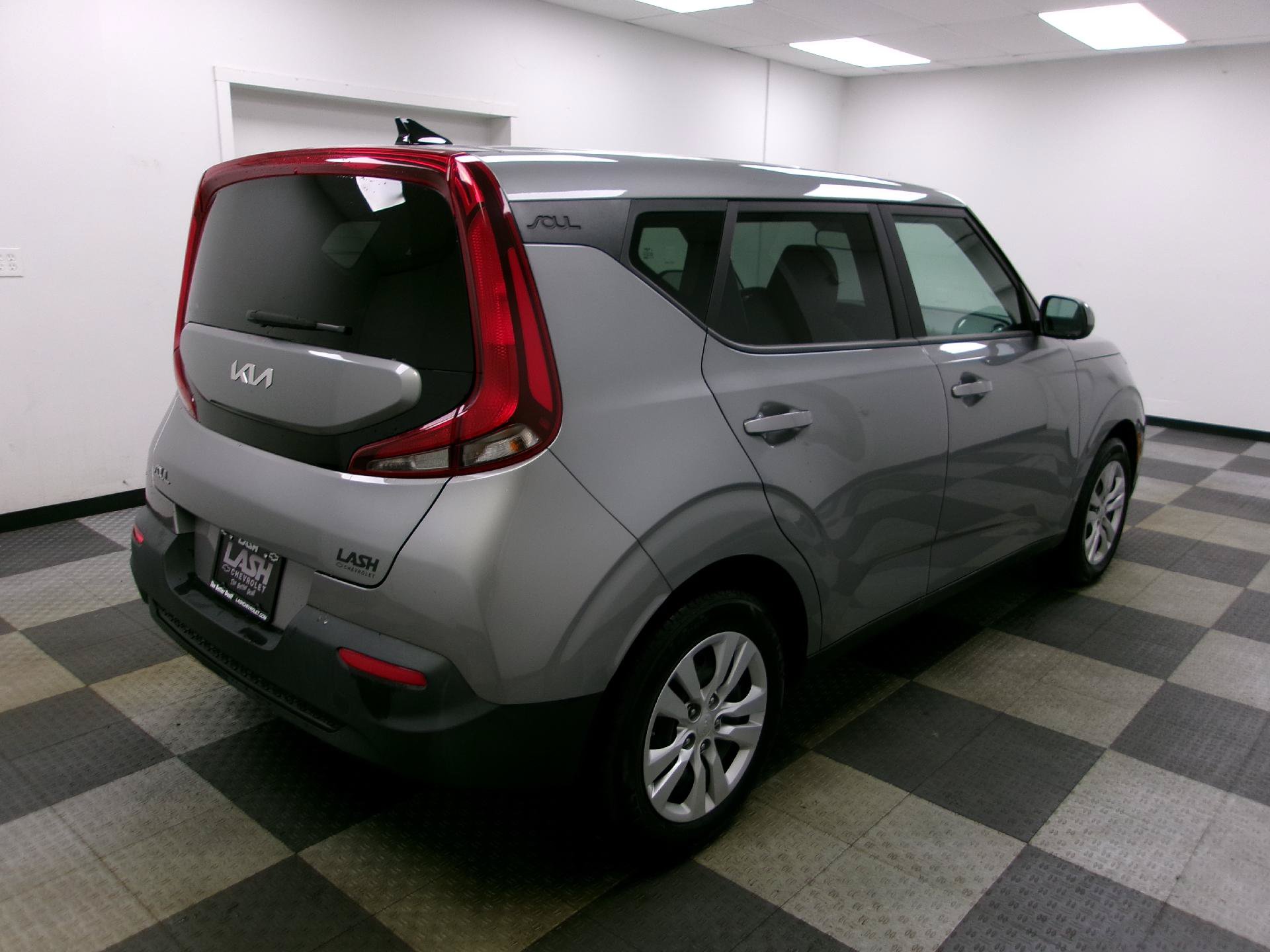 Used 2022 Kia Soul LX FWD image 13