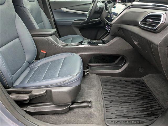Certified 2022 Chevrolet Bolt EUV LT w/ Convenience Package image 21