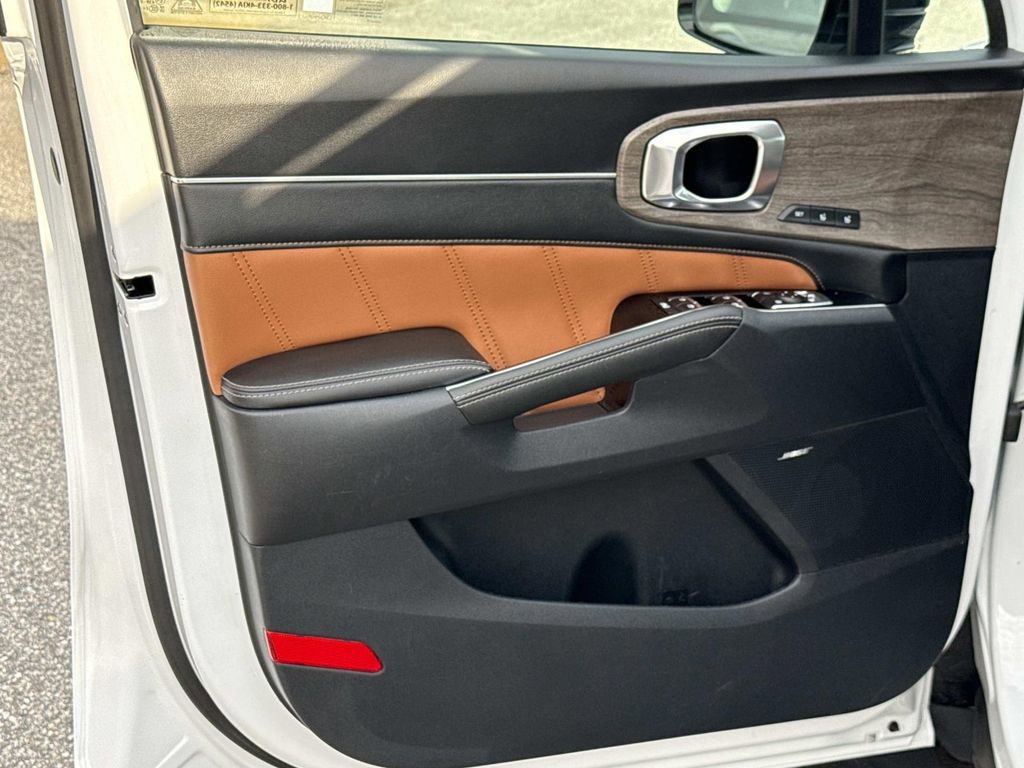 Used 2023 Kia Sorento SX Prestige AWD/4WD image 15