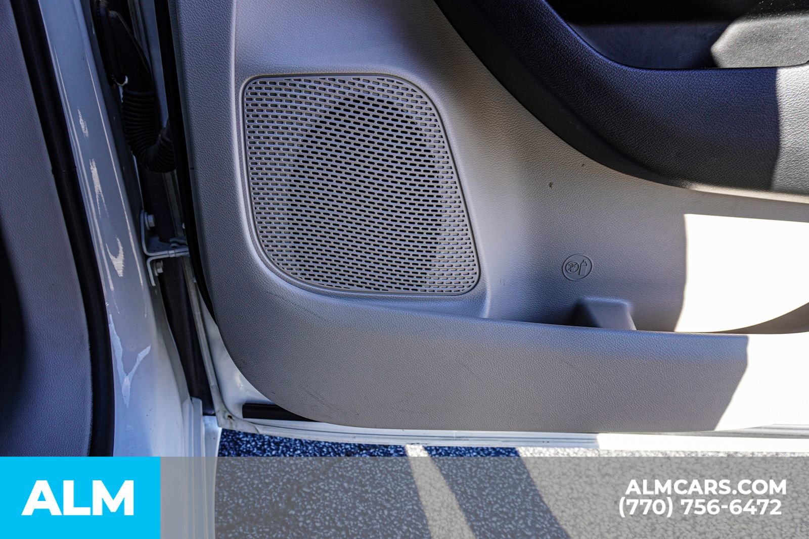 Used 2024 Chrysler Pacifica Select image 53