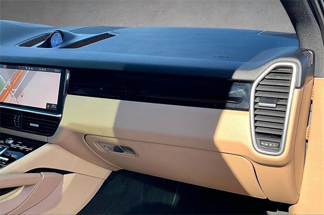 Used 2021 Porsche Cayenne S image 16