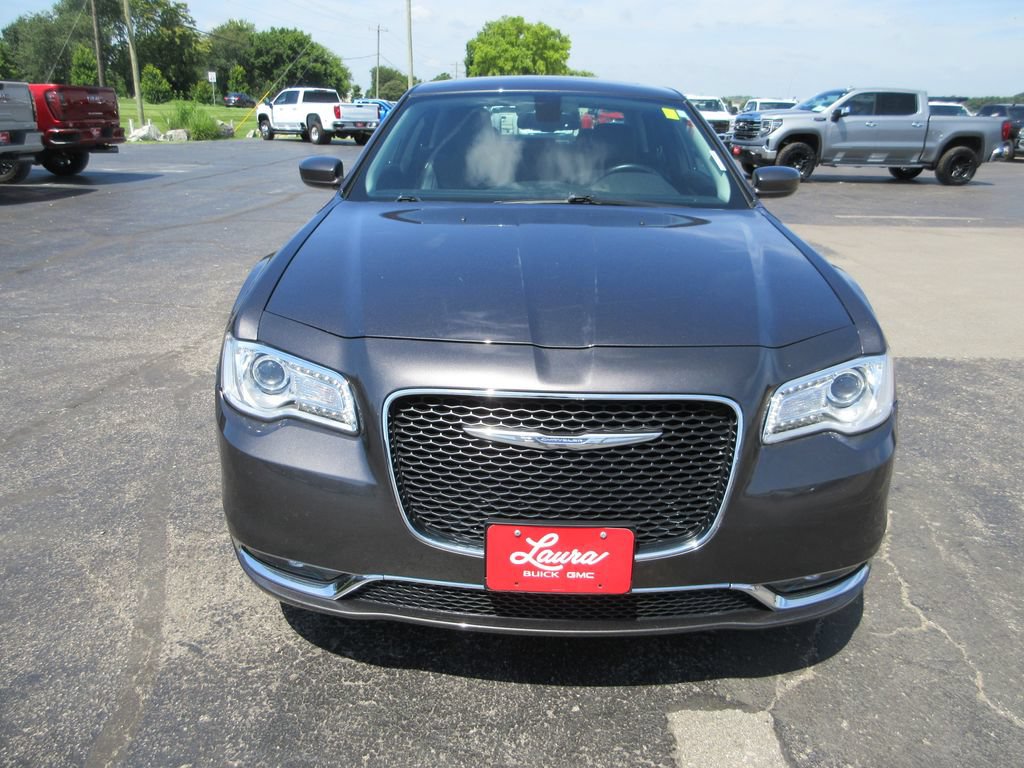 Used 2016 Chrysler 300 Limited AWD/4WD image 11
