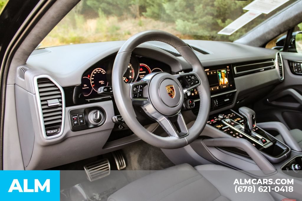 Used 2022 Porsche Cayenne GTS AWD/4WD image 31