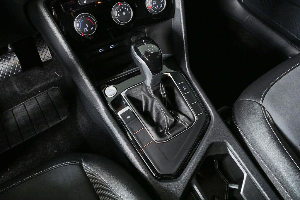 Certified 2023 Volkswagen Taos SE FWD image 16