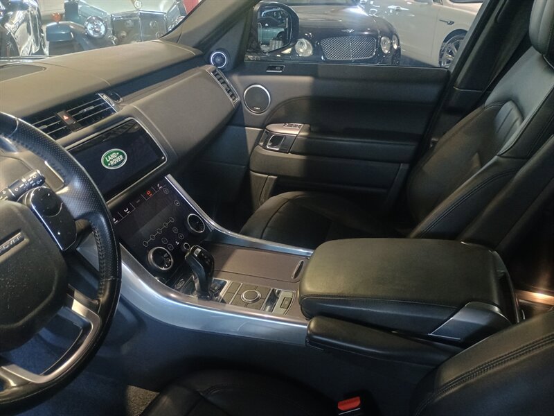 Used 2018 Land Rover Range Rover Sport HSE image 17