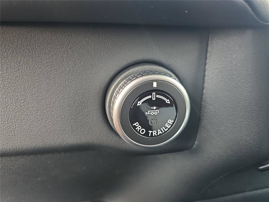 New 2027 Lincoln Navigator Premiere RWD image 25
