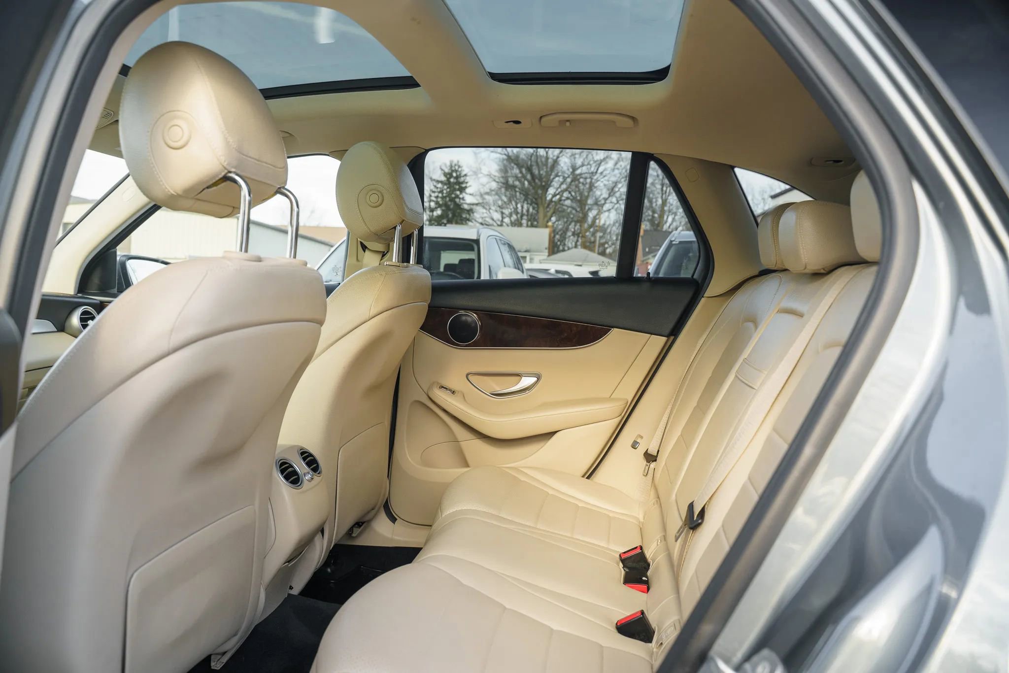 Used 2018 Mercedes-Benz GLC 300 GLC 300 4MATIC Sport Utility 4 image 9