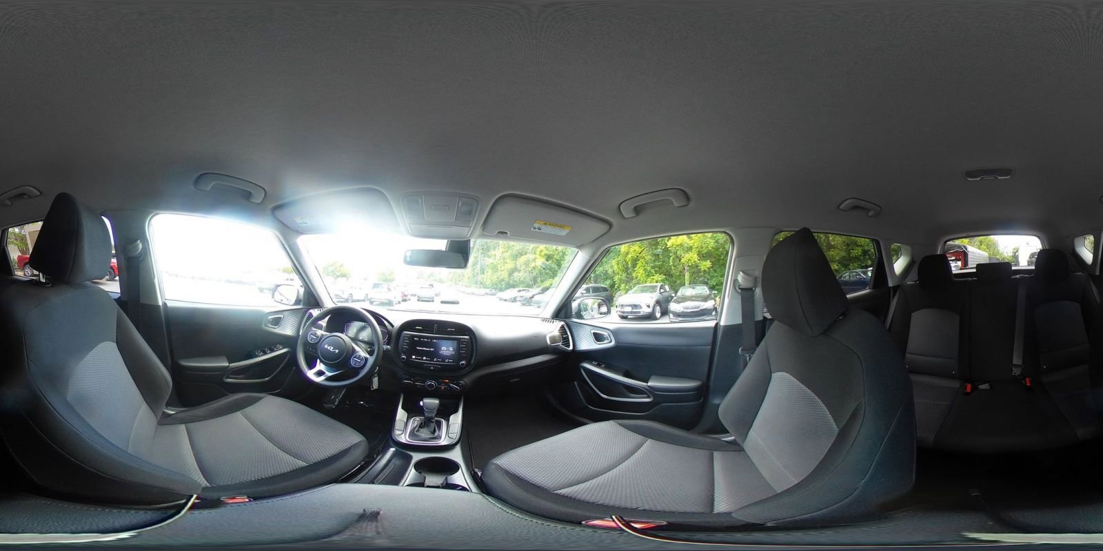 Used 2025 Kia Soul LX w/ LX Technology Package FWD image 37