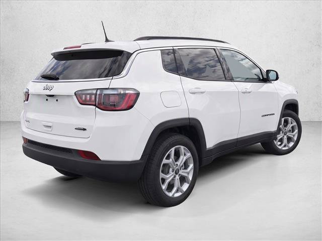 Used 2026 Jeep Compass Latitude AWD/4WD image 7