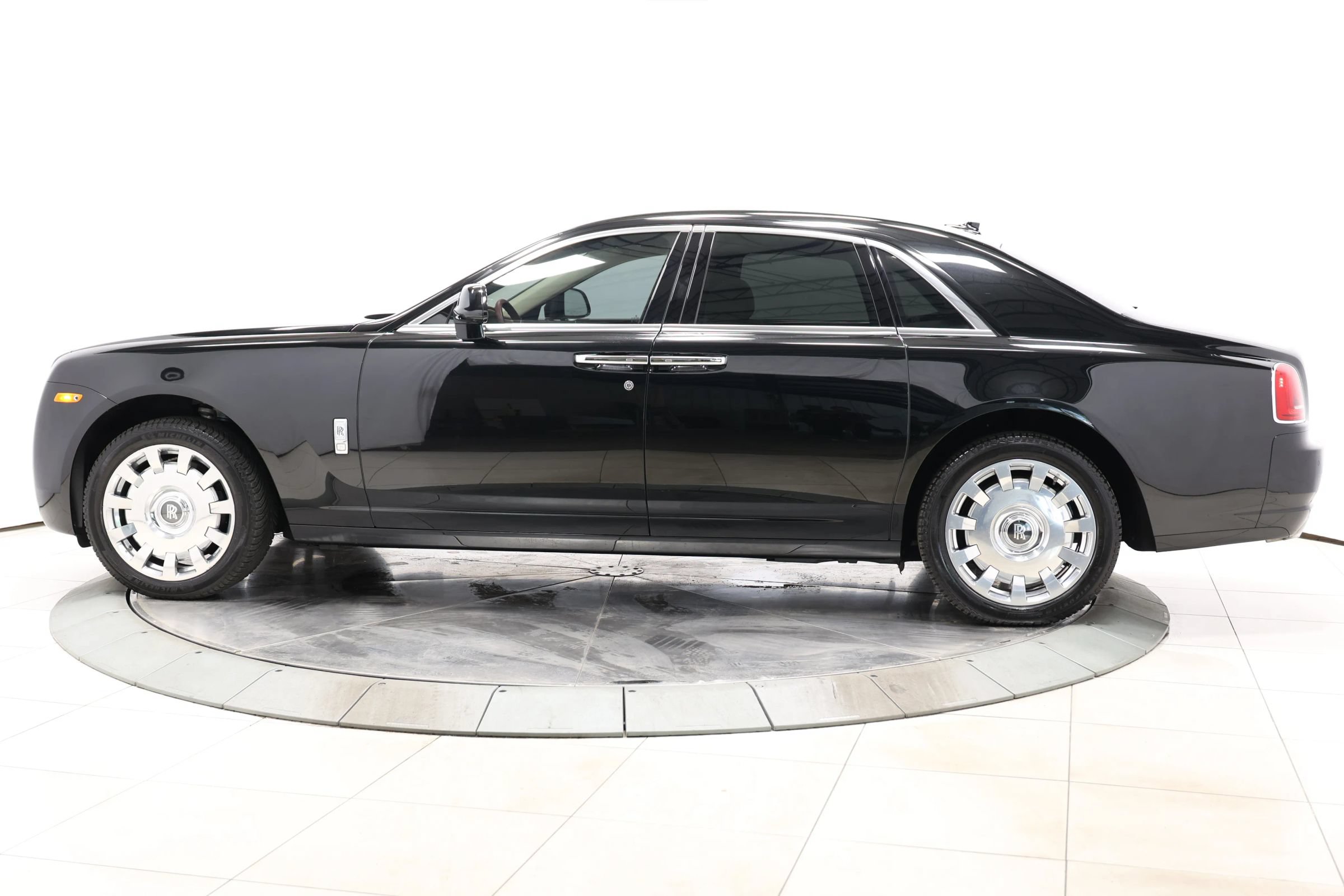 Used 2013 Rolls-Royce Ghost RWD image 7