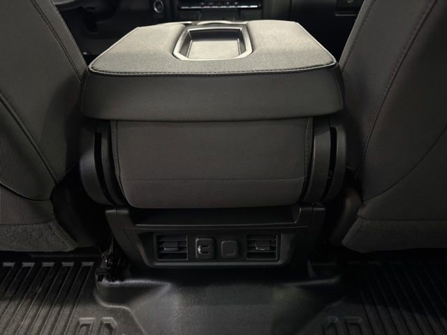 Used 2022 Chevrolet Silverado 2500 LT w/ All Star Edition AWD/4WD image 32