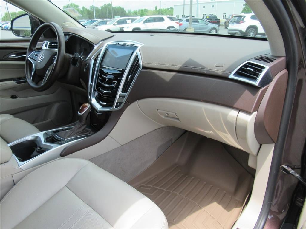 Used 2016 Cadillac SRX Luxury w/ Driver Awareness Package FWD image 11