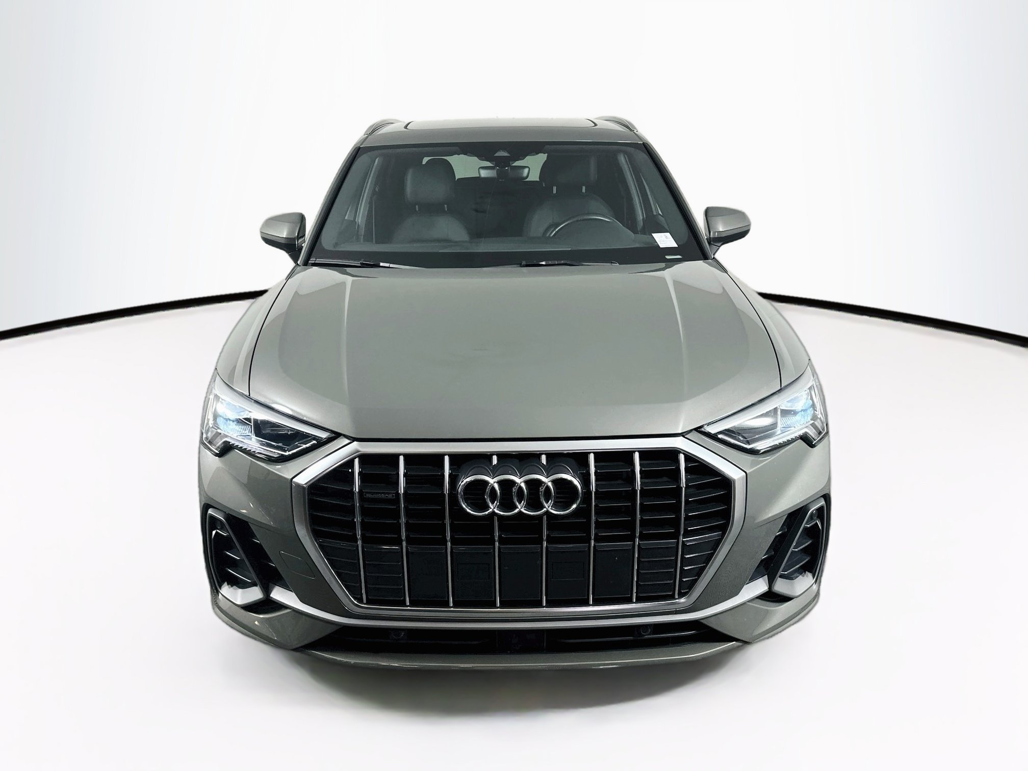 Used 2025 Audi Q3 2.0T Premium AWD/4WD image 2