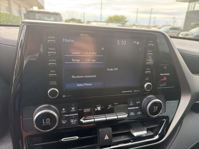 Used 2021 Toyota Highlander LE image 7