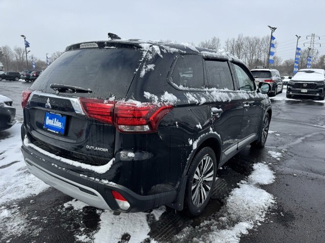 Used 2019 Mitsubishi Outlander ES image 2
