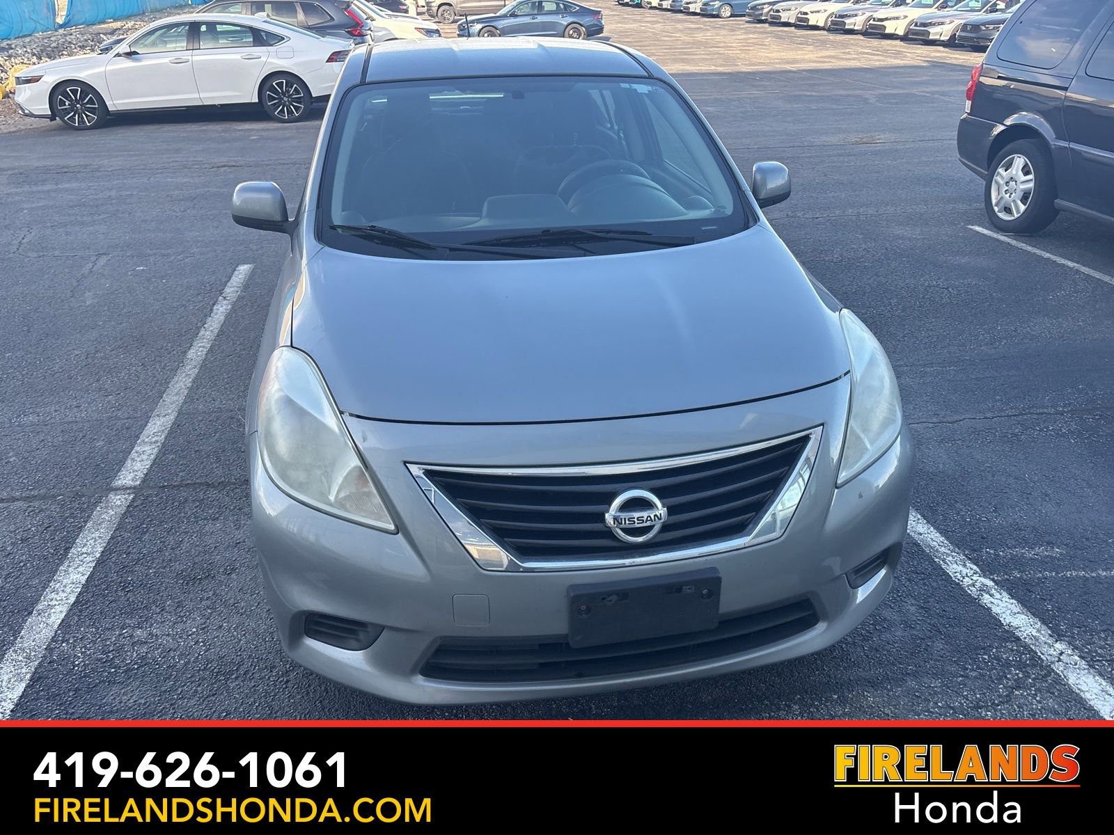 Used 2014 Nissan Versa SV w/ Convenience Package image 4