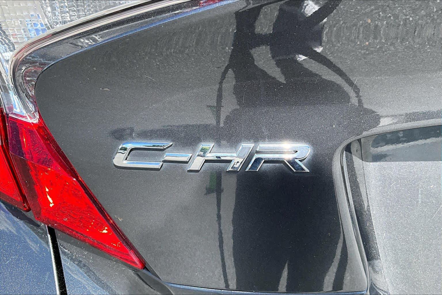 Used 2018 Toyota C-HR XLE FWD image 30